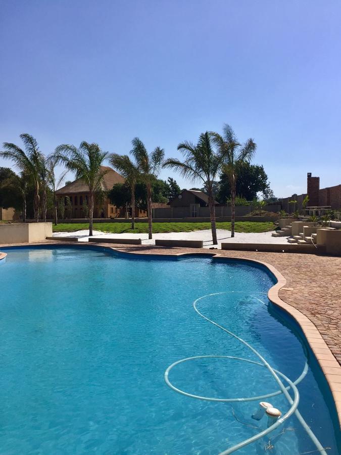 Hotel The Three Countries Estate à Benoni Extérieur photo
