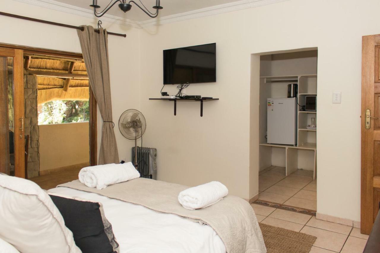 Hotel The Three Countries Estate à Benoni Extérieur photo