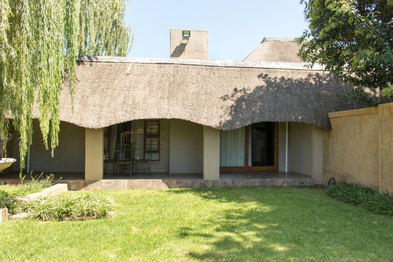 Hotel The Three Countries Estate à Benoni Extérieur photo